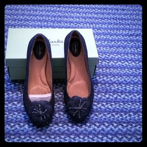 Clarks Artisan ballet flats